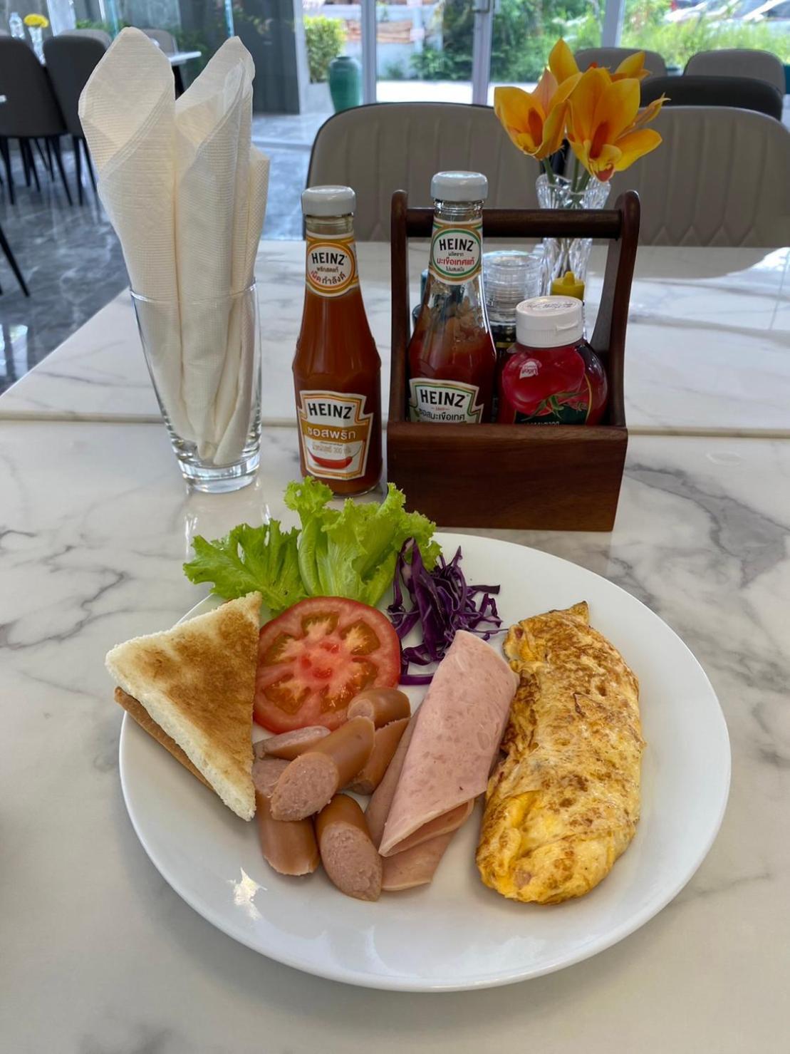 Deco Pattaya Hotel North Патая Екстериор снимка