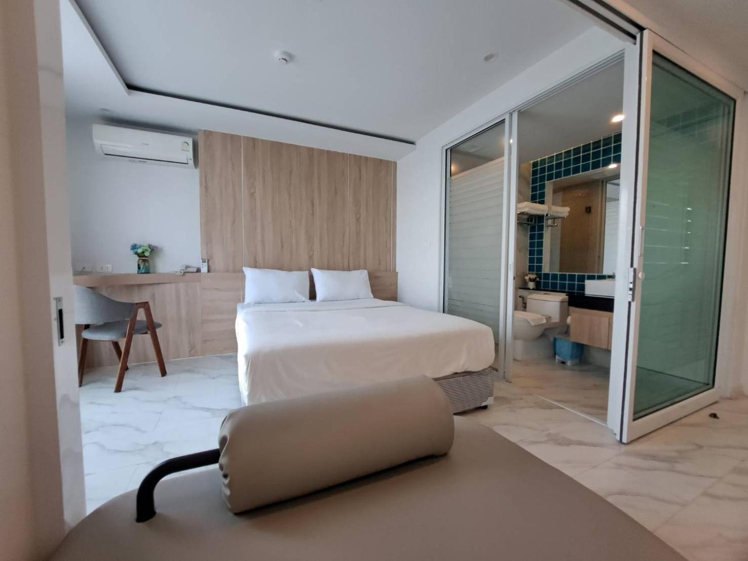 Deco Pattaya Hotel North Патая Екстериор снимка