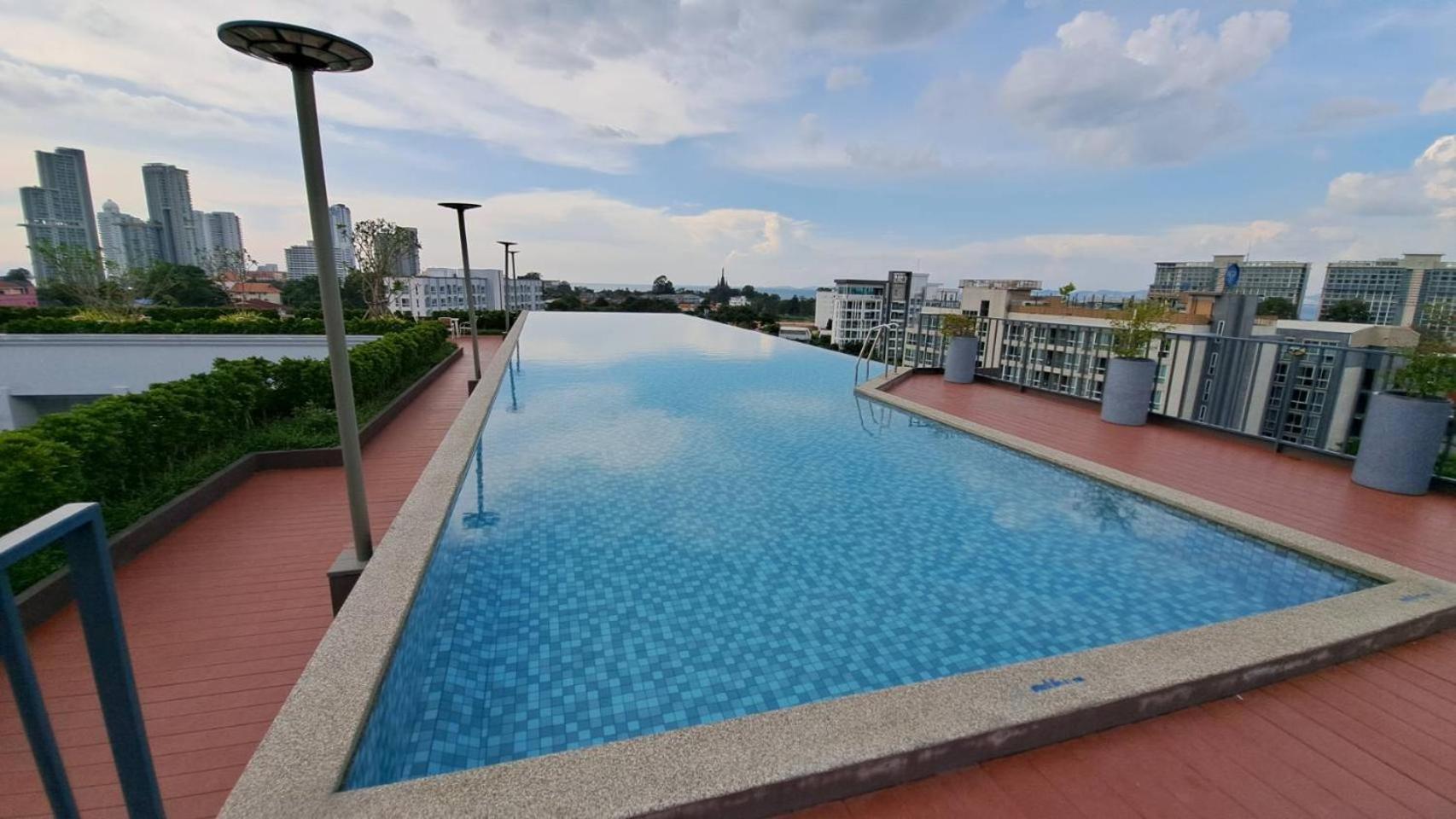 Deco Pattaya Hotel North Патая Екстериор снимка